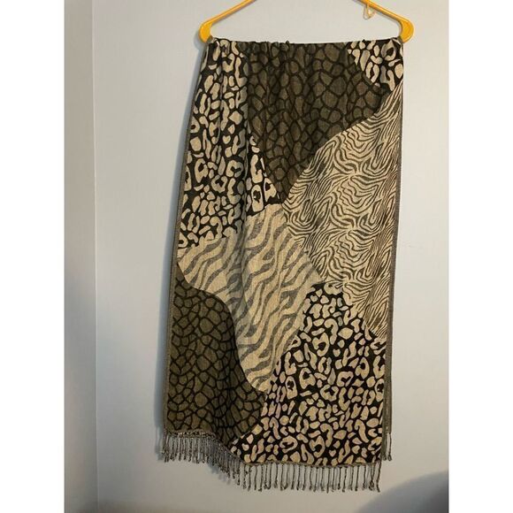 Leopard Animal Print Rectangular Acrylic Scarf - Picture 1 of 4